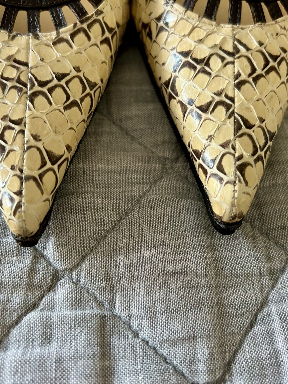 Dolce & Gabbana Snakeskin Pointed-Toe Kitten Heel Slingbacks EU 37.5 - Picture 8 of 16